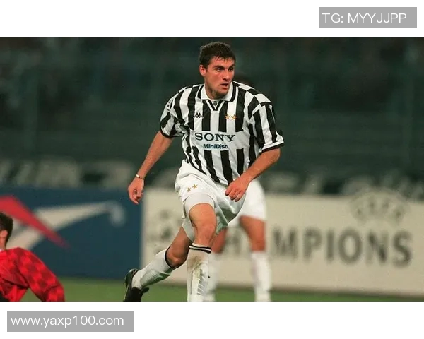 足球传奇维埃里35号的辉煌岁月与不屈精神的传奇故事 足球传奇维埃里35号的辉煌岁月与不屈精神的传奇故事