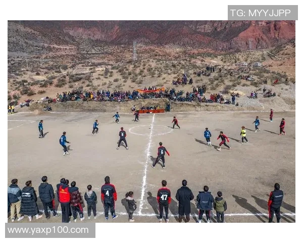 足球明星化身普通球迷在野球场上演伪装大作战引发热议 足球明星化身普通球迷在野球场上演伪装大作战引发热议