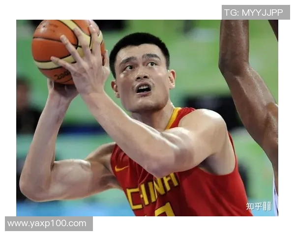 北美华人足球明星的崛起与影响力探讨